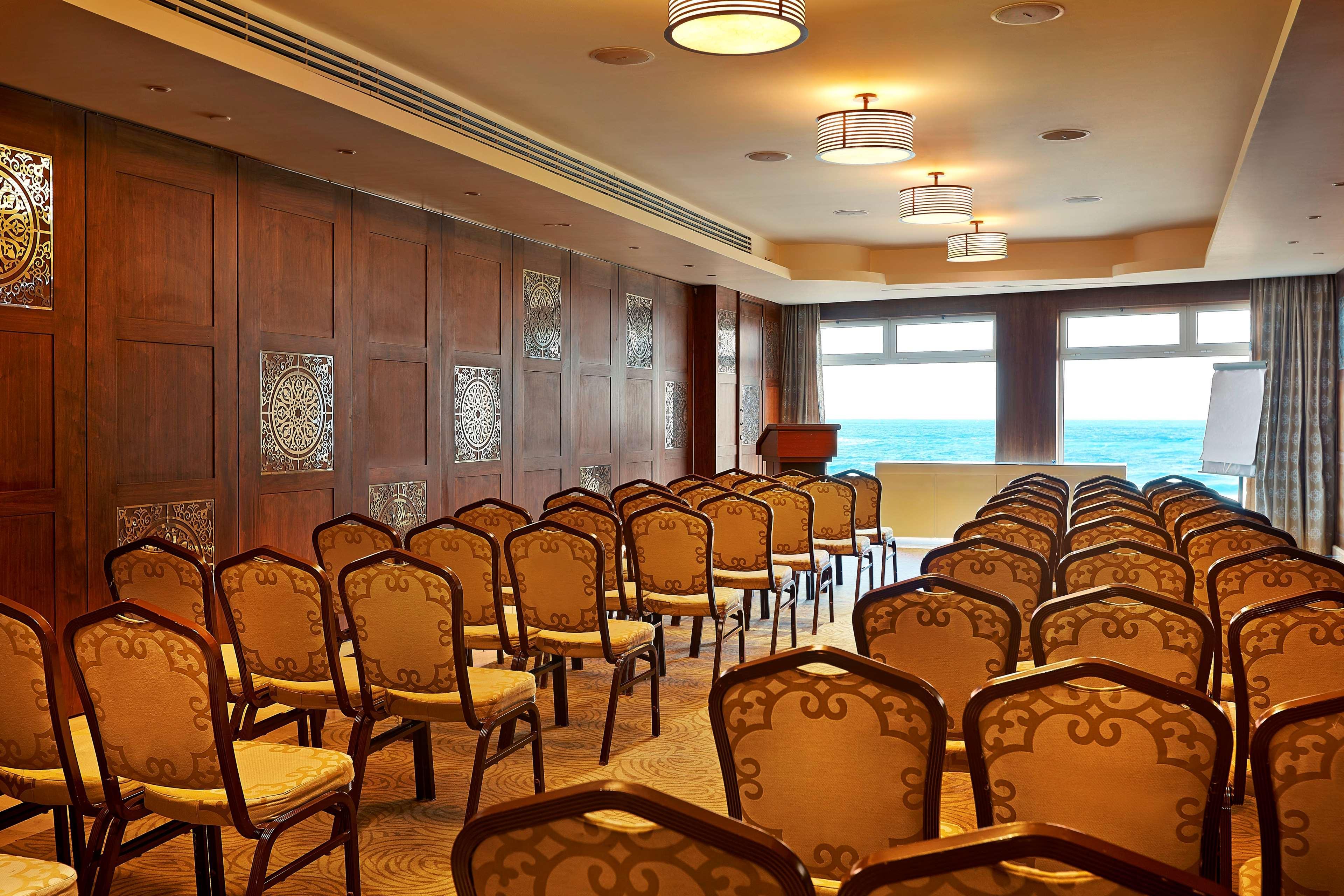 Hilton Alexandria Corniche Hotel Eksteriør bilde The 2011 conference of the International Association of Students in Economics