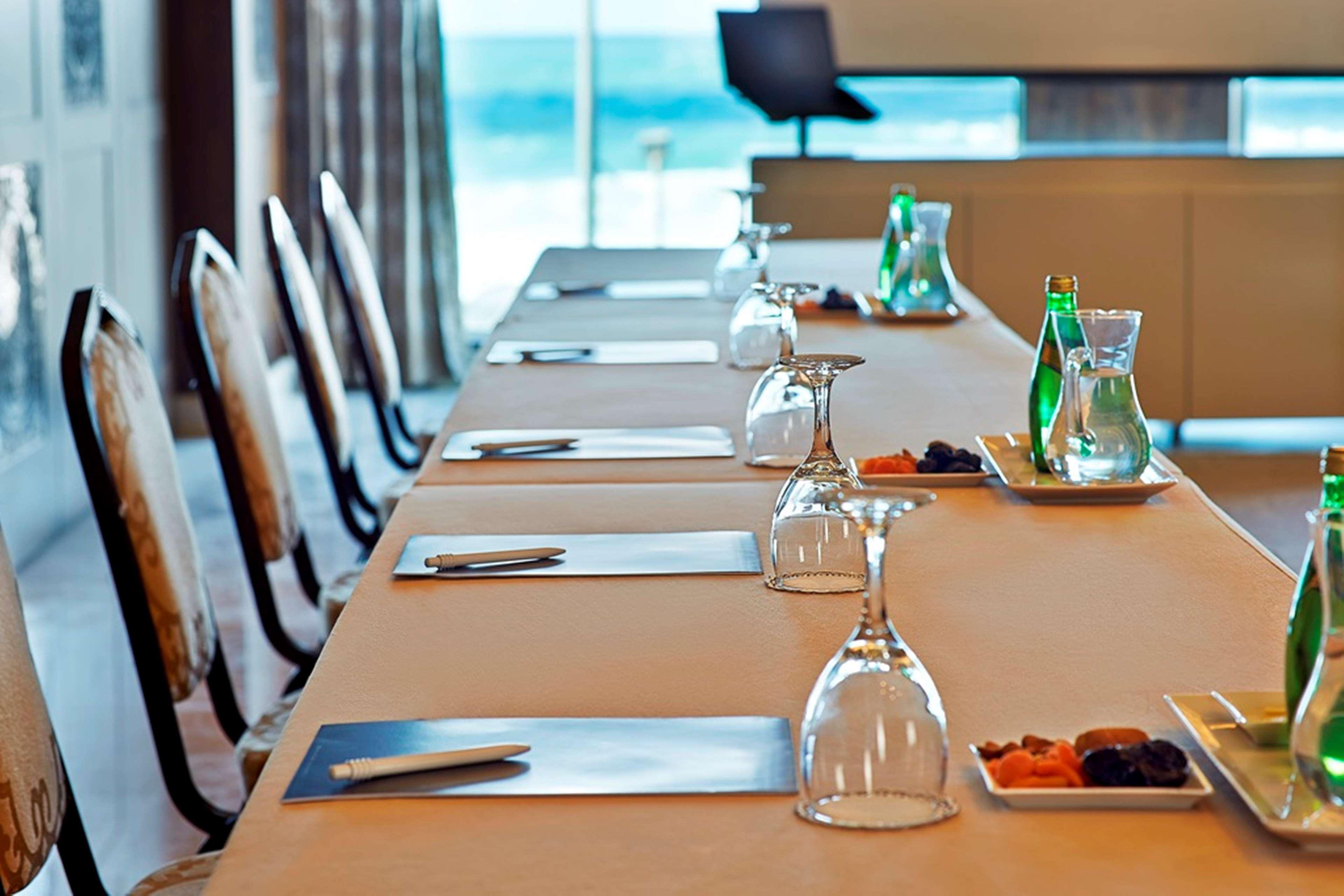 Hilton Alexandria Corniche Hotel Eksteriør bilde Meeting room