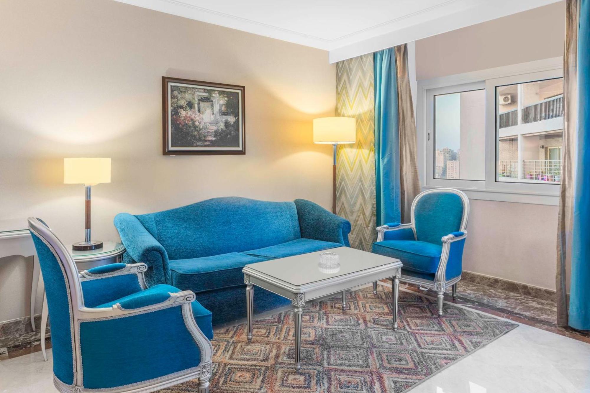 Hilton Alexandria Corniche Hotel Eksteriør bilde Suite