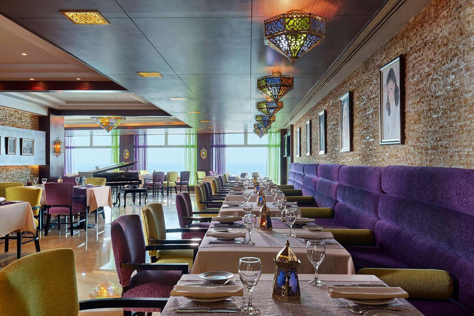 Hilton Alexandria Corniche Hotel Eksteriør bilde The restaurant